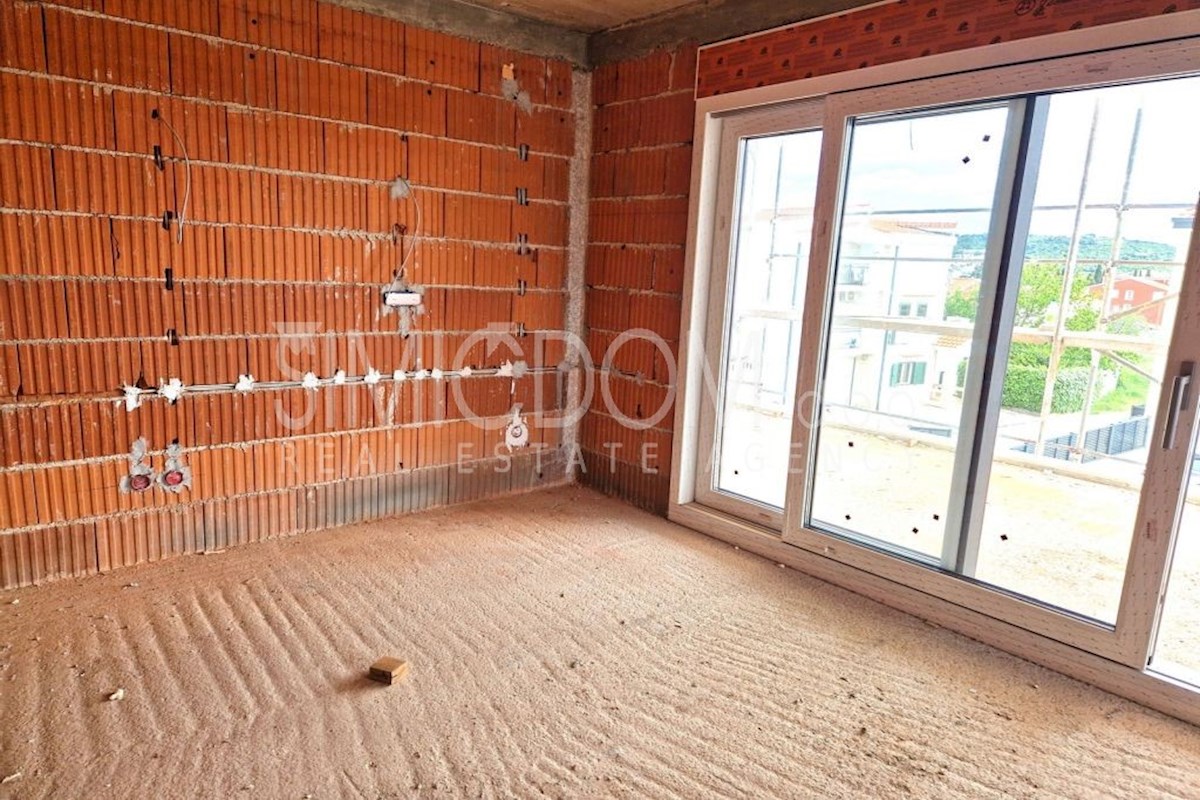Novi apartmaji v bližini centra, Trogir