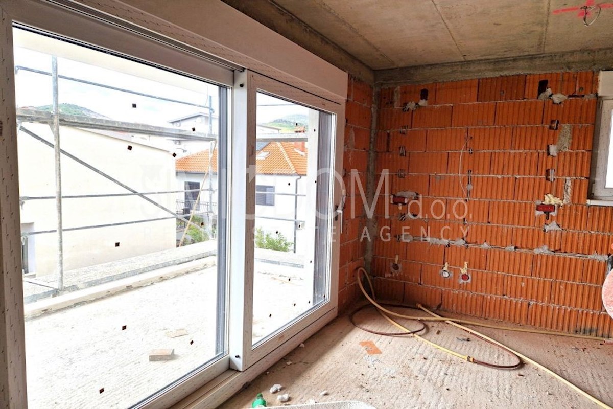 Novi apartmaji v bližini centra, Trogir