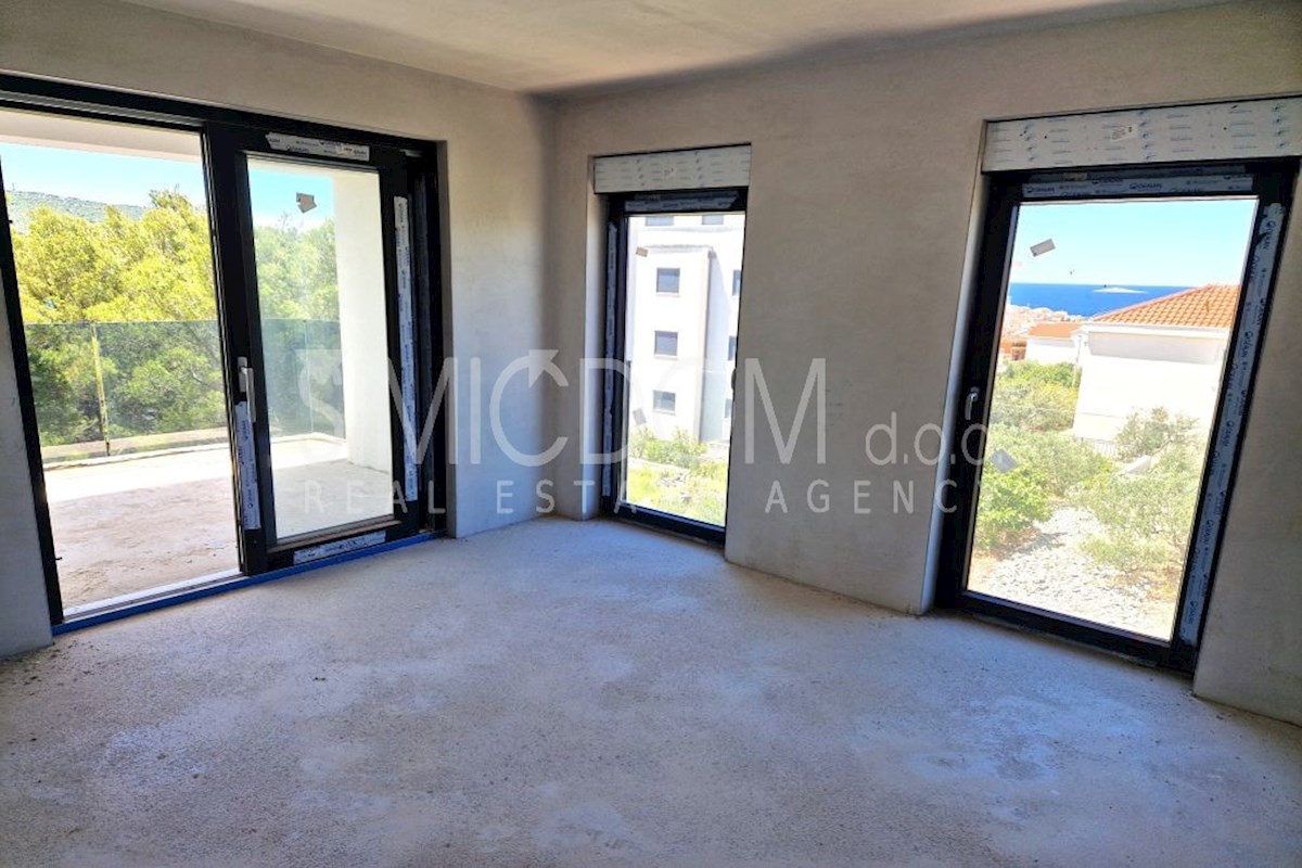 Čudovit apartma s pogledom na morje, Primošten