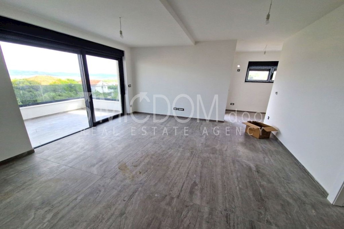 Apartma s pogledom na morje, Murter
