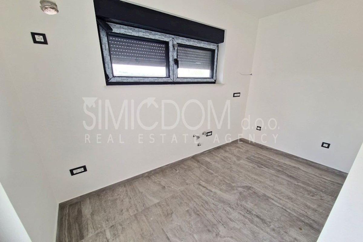 Apartma s pogledom na morje, Murter