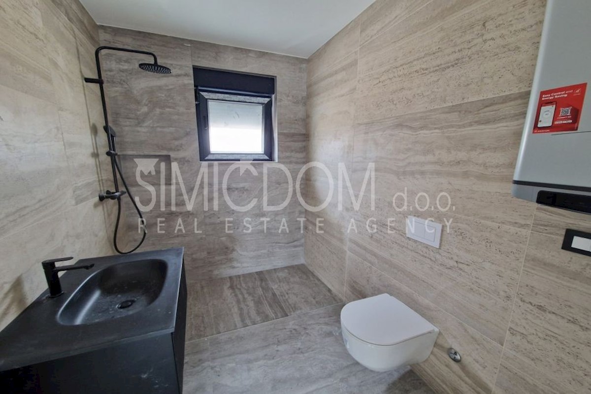 Apartma s pogledom na morje, Murter