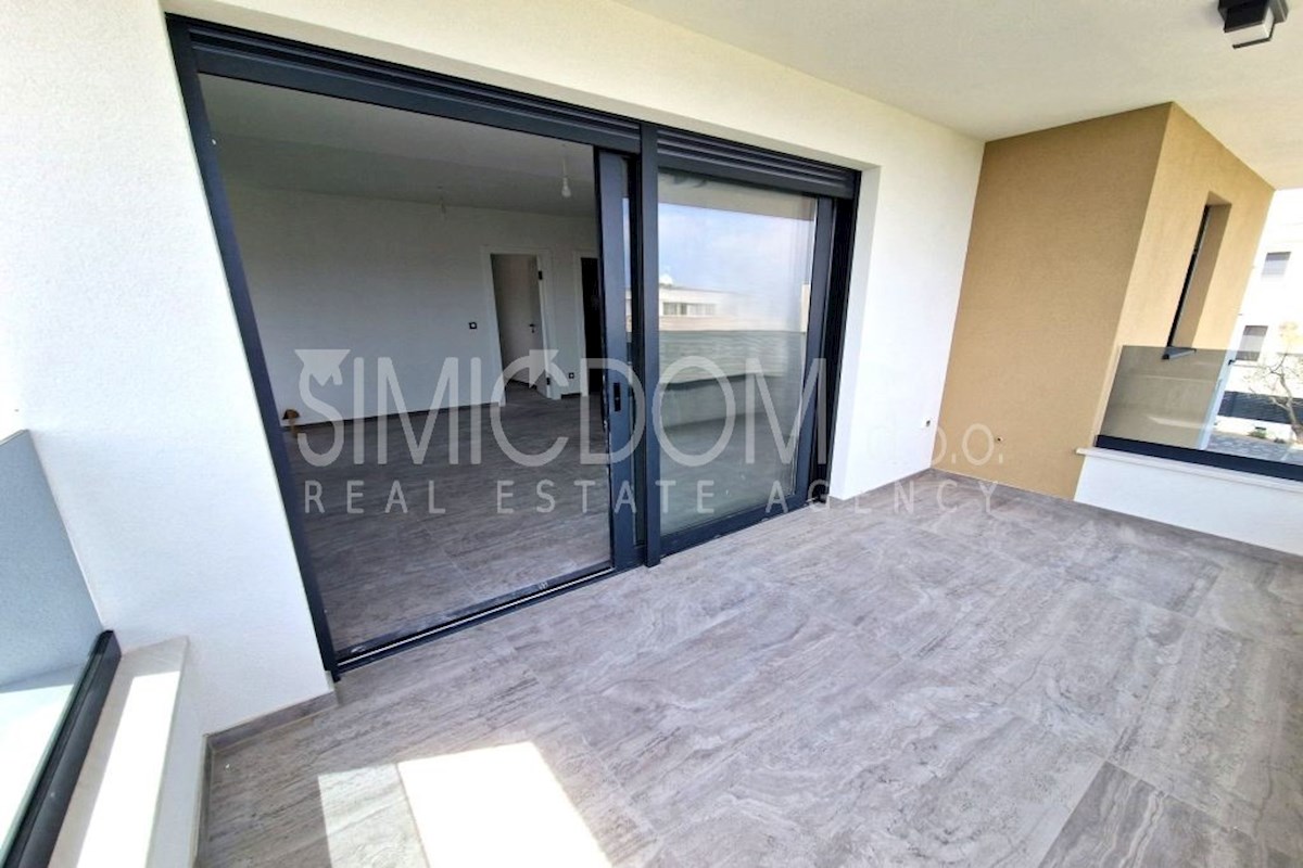 Apartma s pogledom na morje, Murter