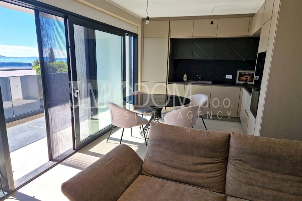 Opremljeno penthouse stanovanje, Čiovo