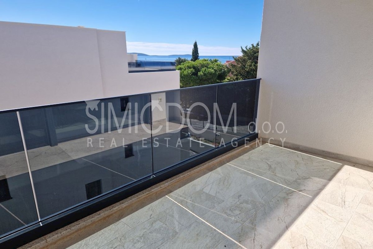 Opremljeno penthouse stanovanje, Čiovo