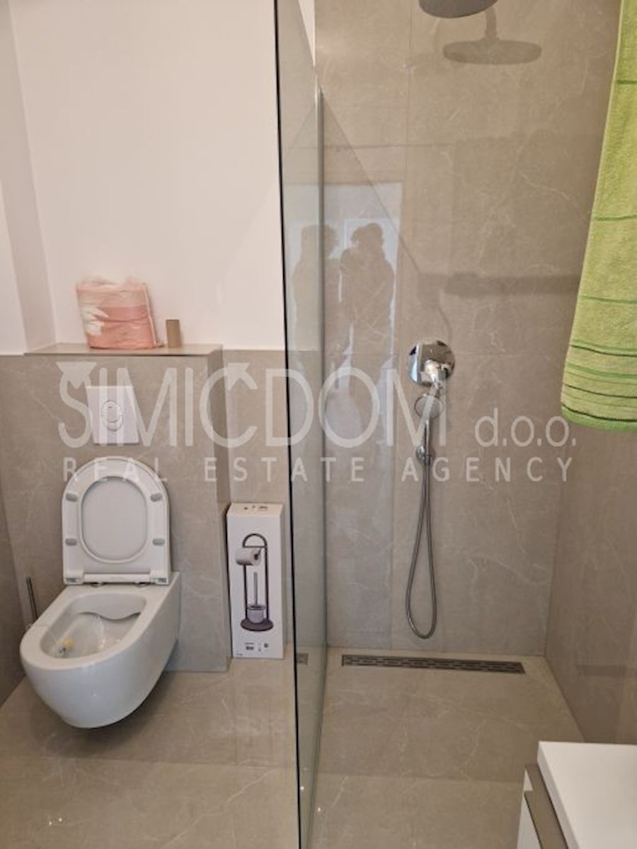 Opremljeno penthouse stanovanje, Čiovo