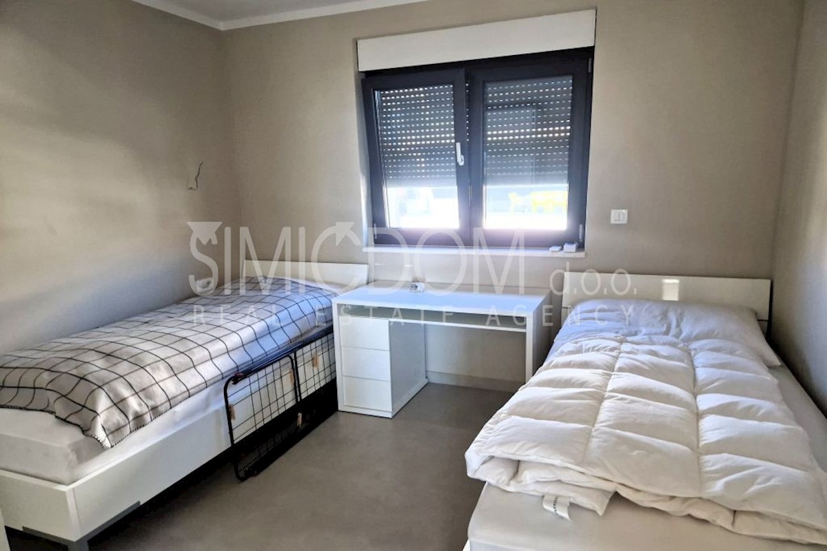 Opremljeno penthouse stanovanje, Čiovo