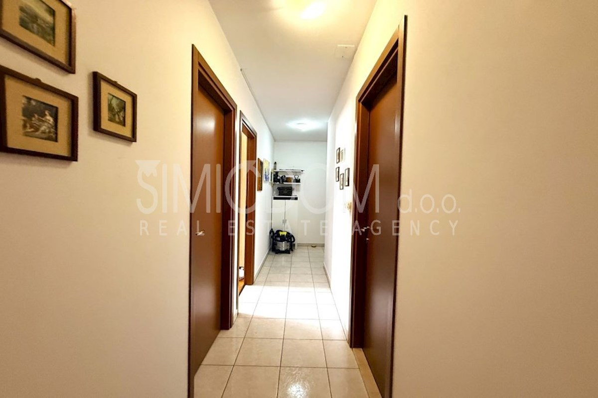 Trisobno stanovanje na odlični lokaciji, Split