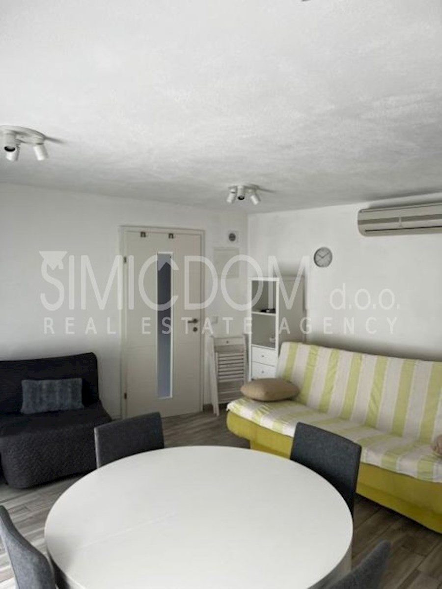 Apartmajska hiša 40m od morja, Krvavica