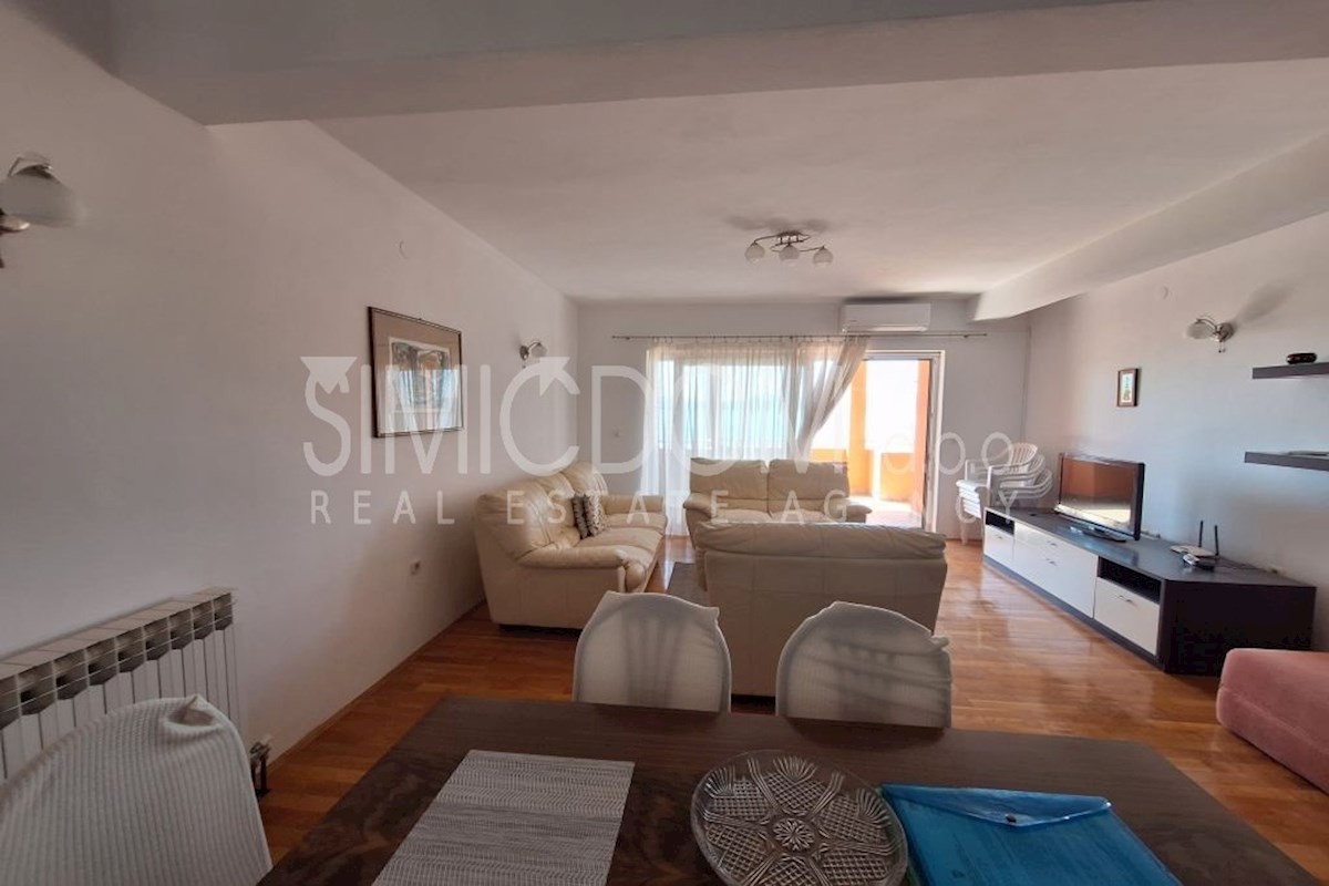 Stanovanjska hiša v bližini plaže, Makarska riviera