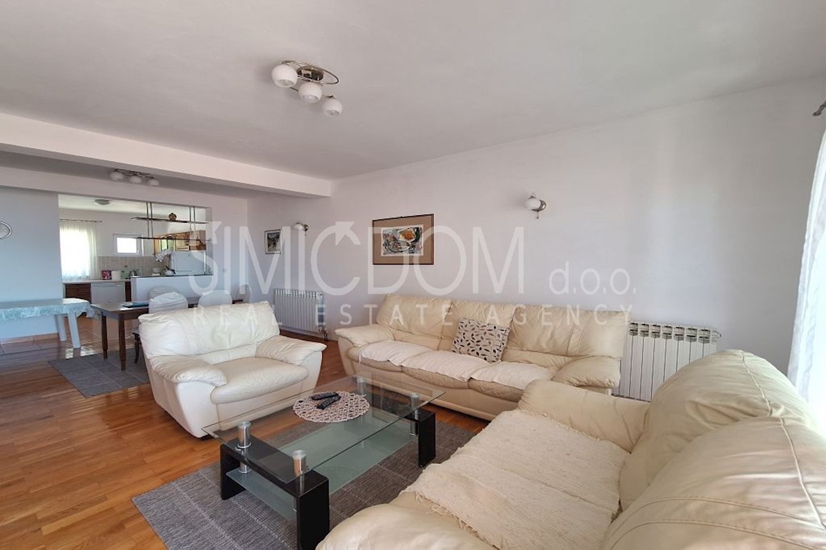 Stanovanjska hiša v bližini plaže, Makarska riviera