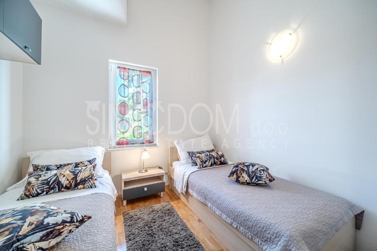 Dvosobno stanovanje v prvi vrsti do morja, Brač