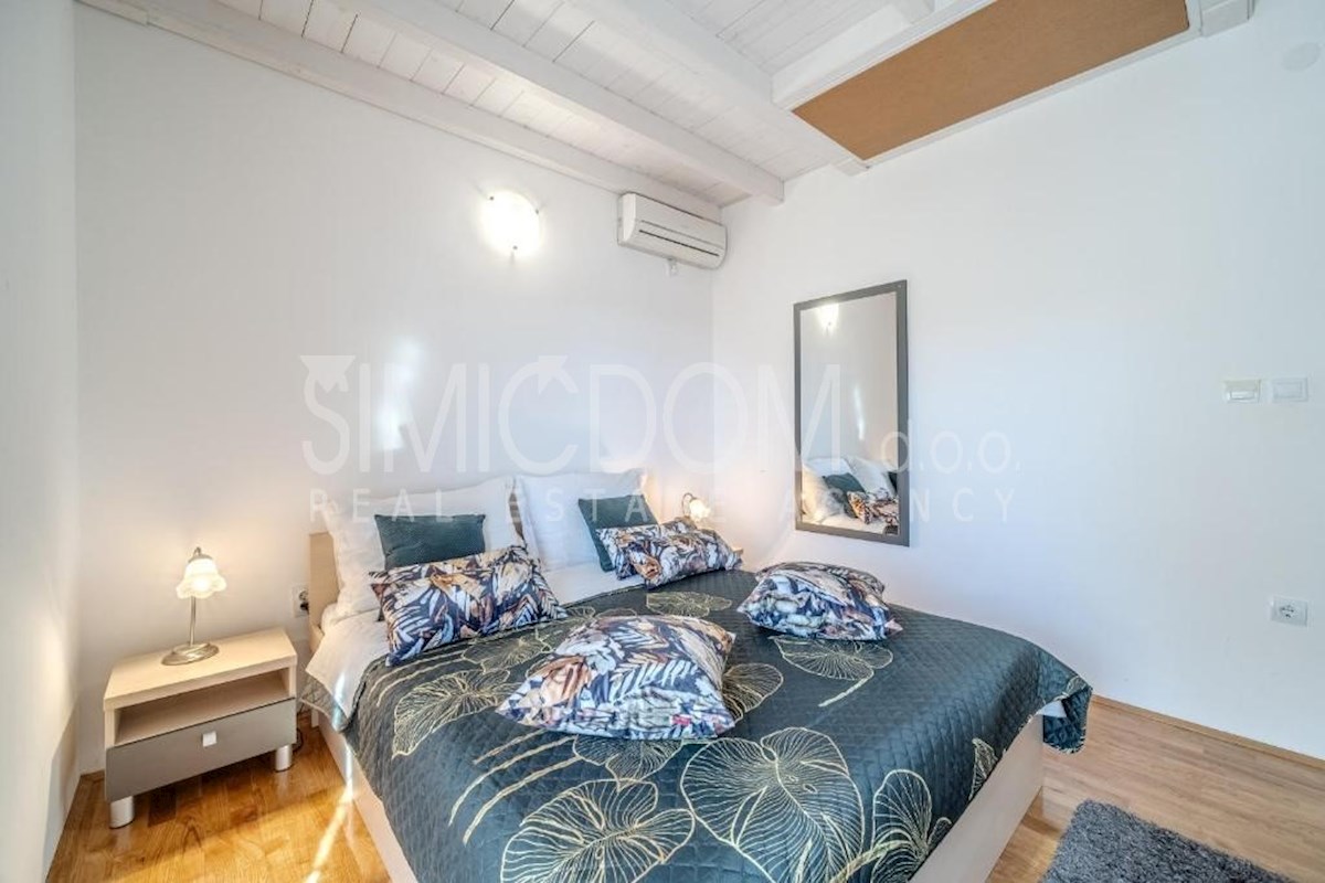 Dvosobno stanovanje v prvi vrsti do morja, Brač