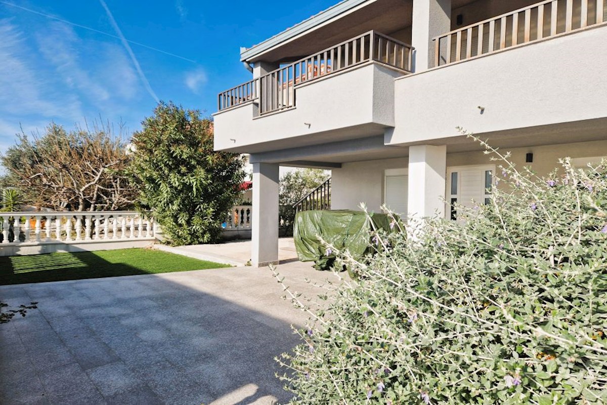 Samostojna opremljena hiša v bližini morja, Čiovo