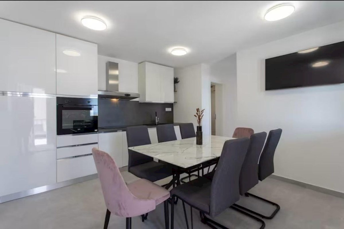 Samostojna opremljena hiša v bližini morja, Čiovo