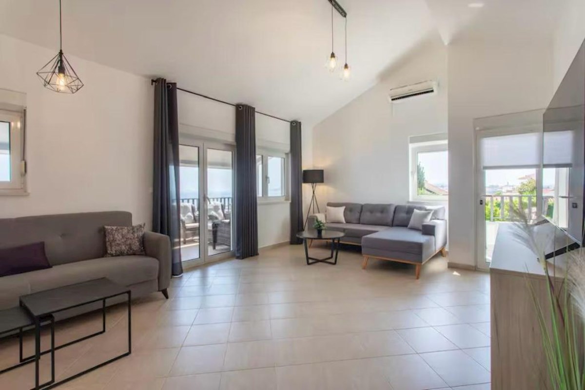 Samostojna opremljena hiša v bližini morja, Čiovo