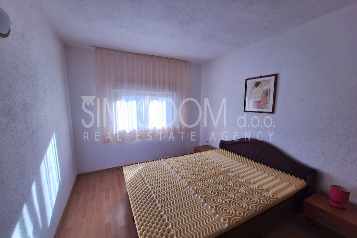 Hiša z dvema apartmajema 90m od morja, Čiovo