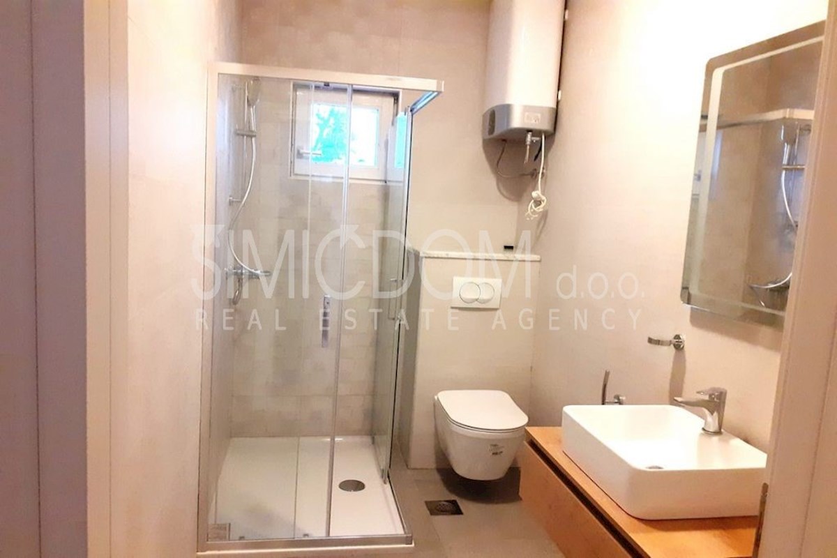 Dva apartmaja, druga vrsta do morja (pritličje), Rogoznica