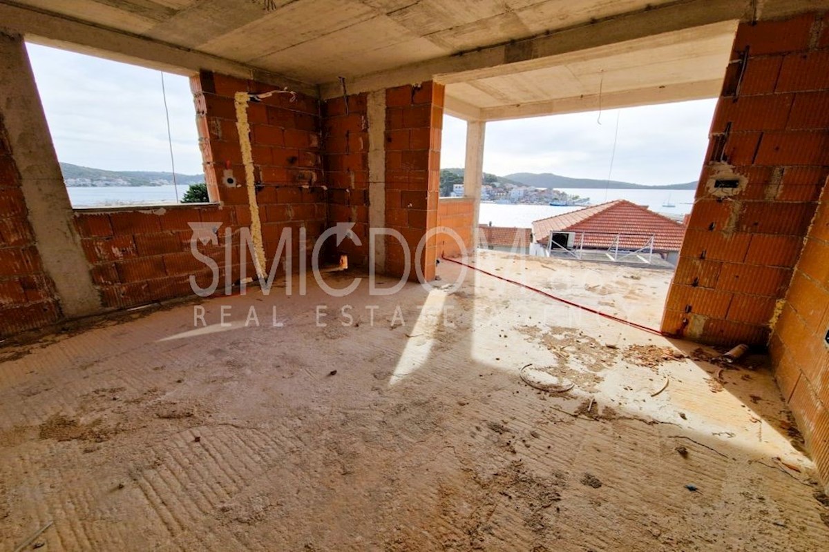 Apartmaji na atraktivni lokaciji z razgledom, Rogoznica