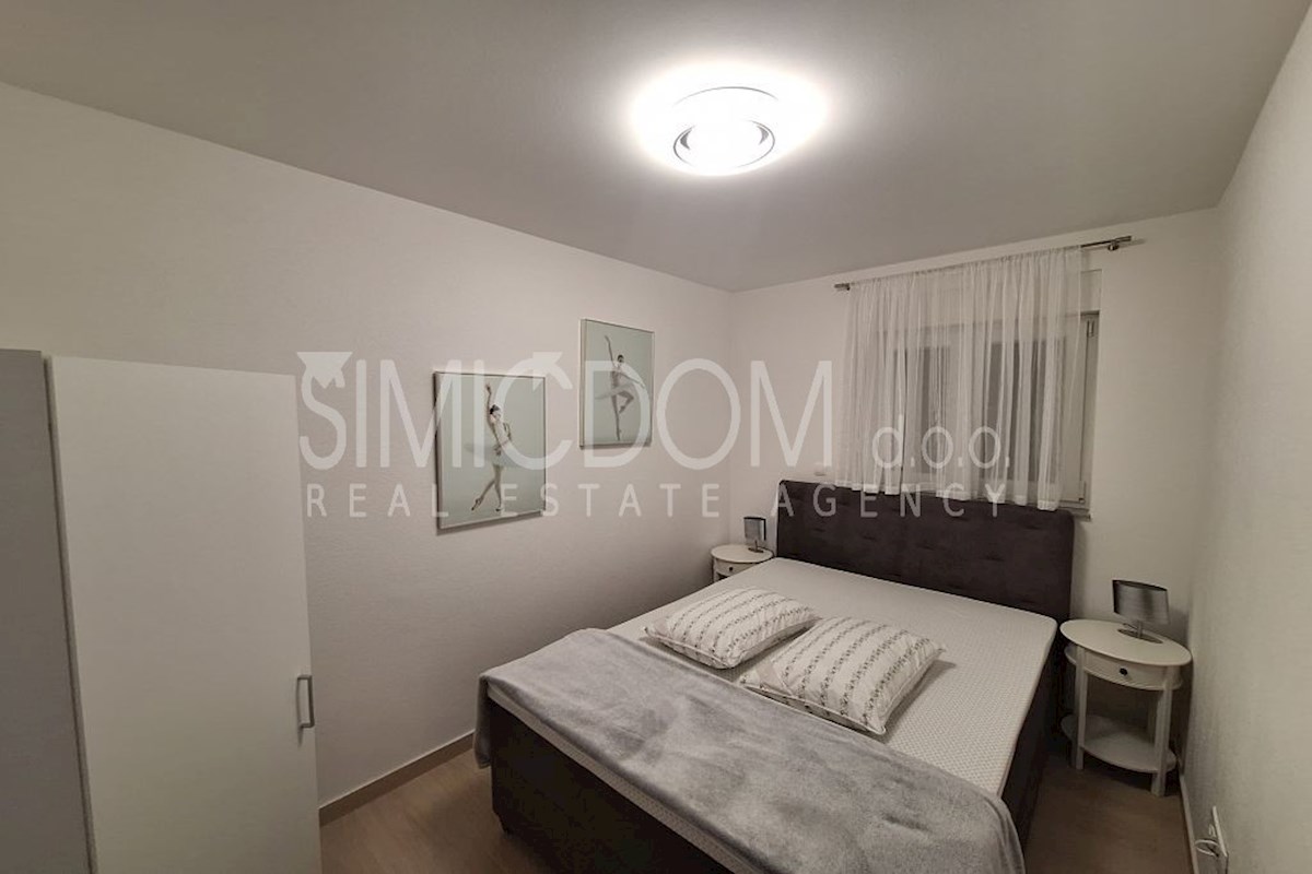 Hiša s štirimi apartmaji 50m od morja, Sevid