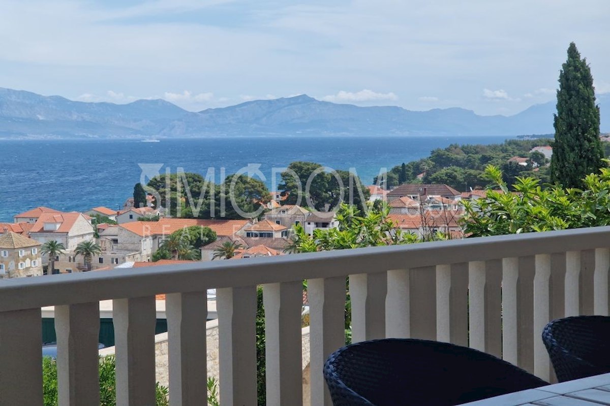 Hiša s panoramskim pogledom na morje, Brač