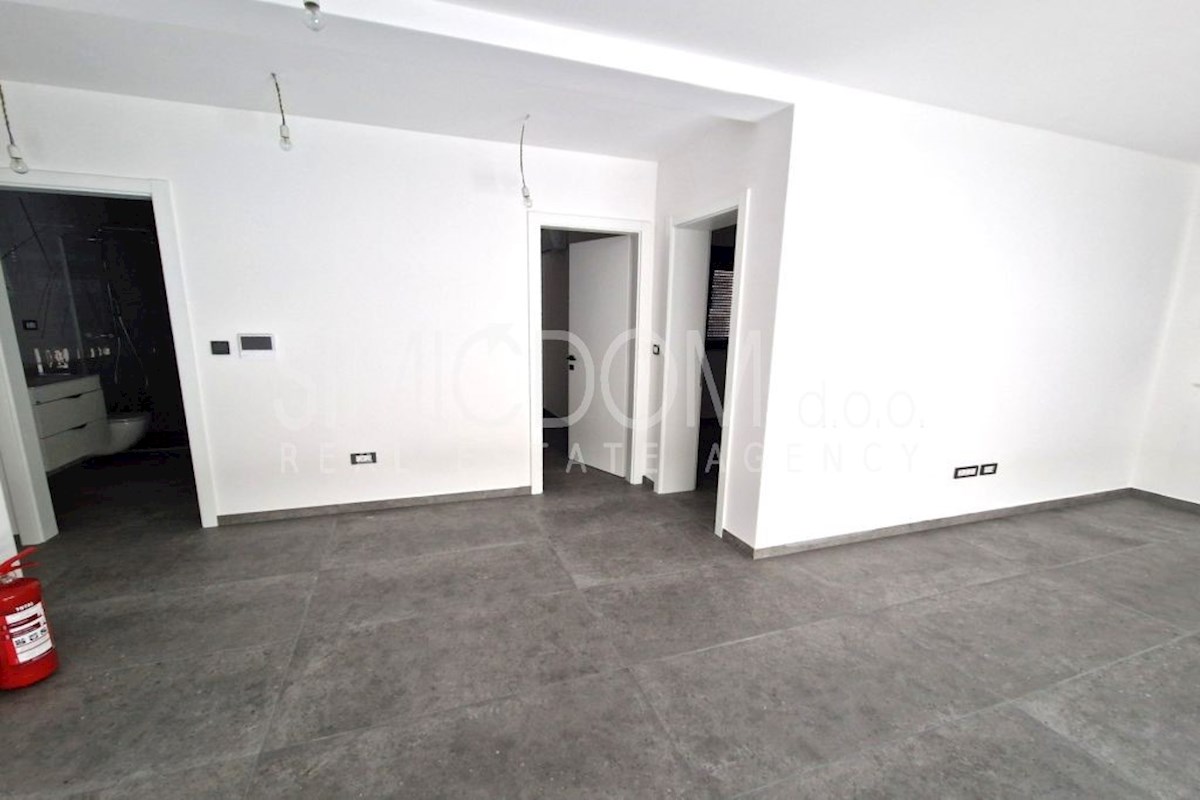 Apartma s pogledom na morje, Murter