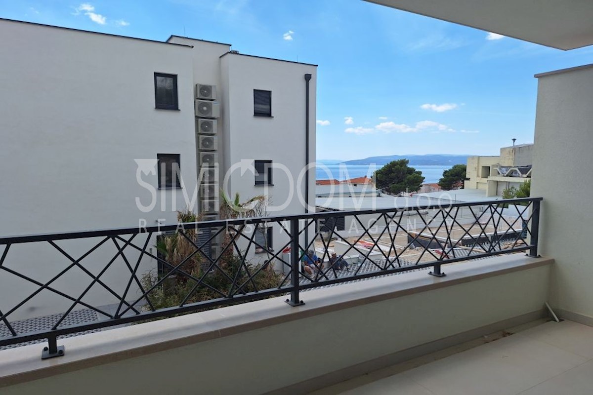 Dvosobno stanovanje z garažo, Makarska