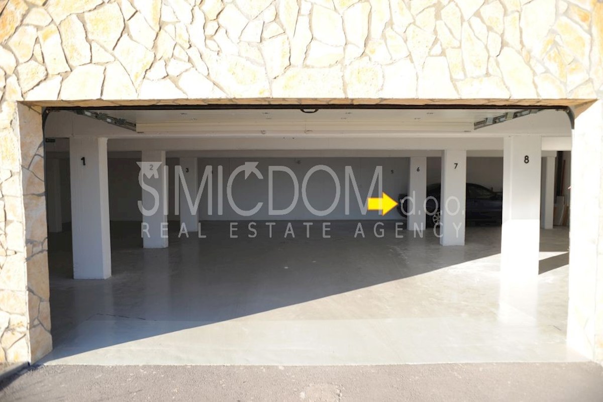 Opremljeno stanovanje s čudovitim razgledom, Pakoštane