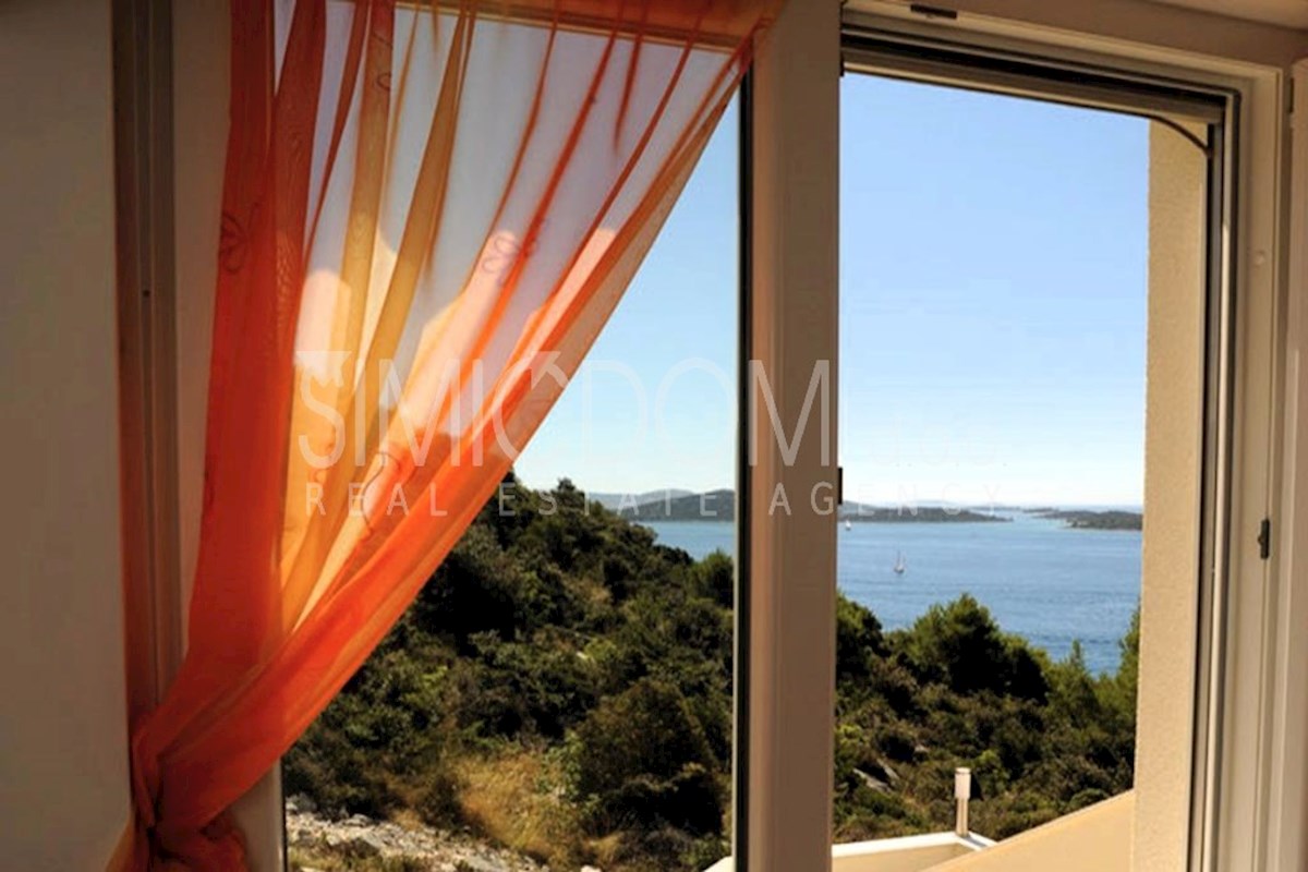 Opremljeno stanovanje s čudovitim razgledom, Pakoštane