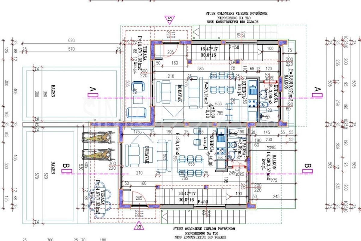 Dvojček hiše, obdan z zelenjem, Pirovac