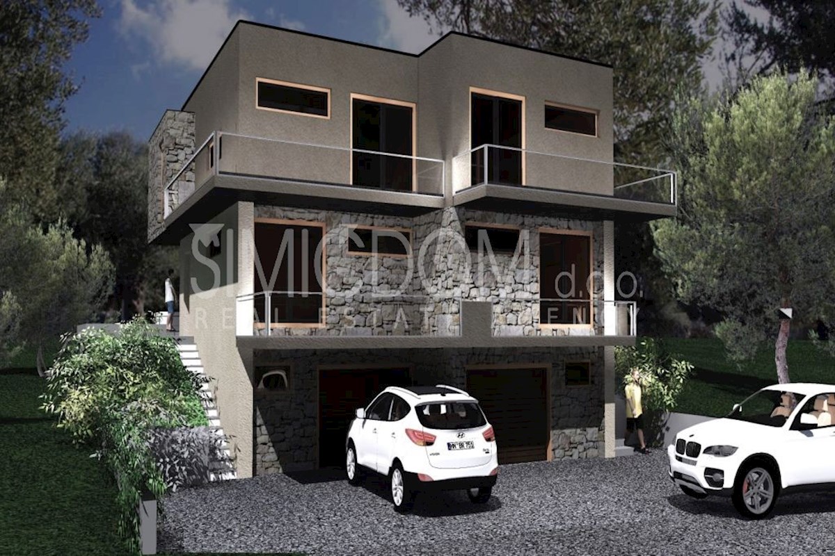 Dvojček hiše, obdan z zelenjem, Pirovac