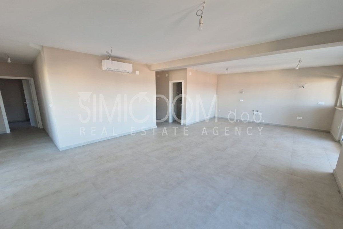 Novo penthouse stanovanje v bližini morja, Brodarica