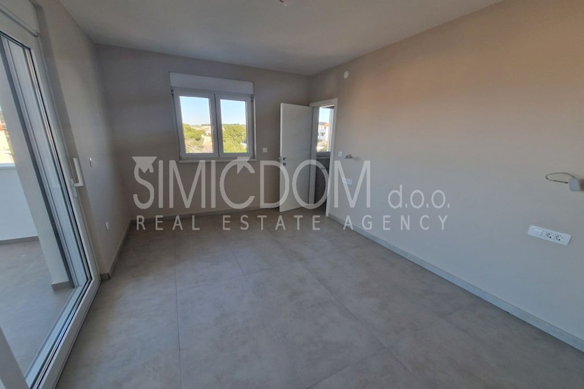 Novo penthouse stanovanje v bližini morja, Brodarica