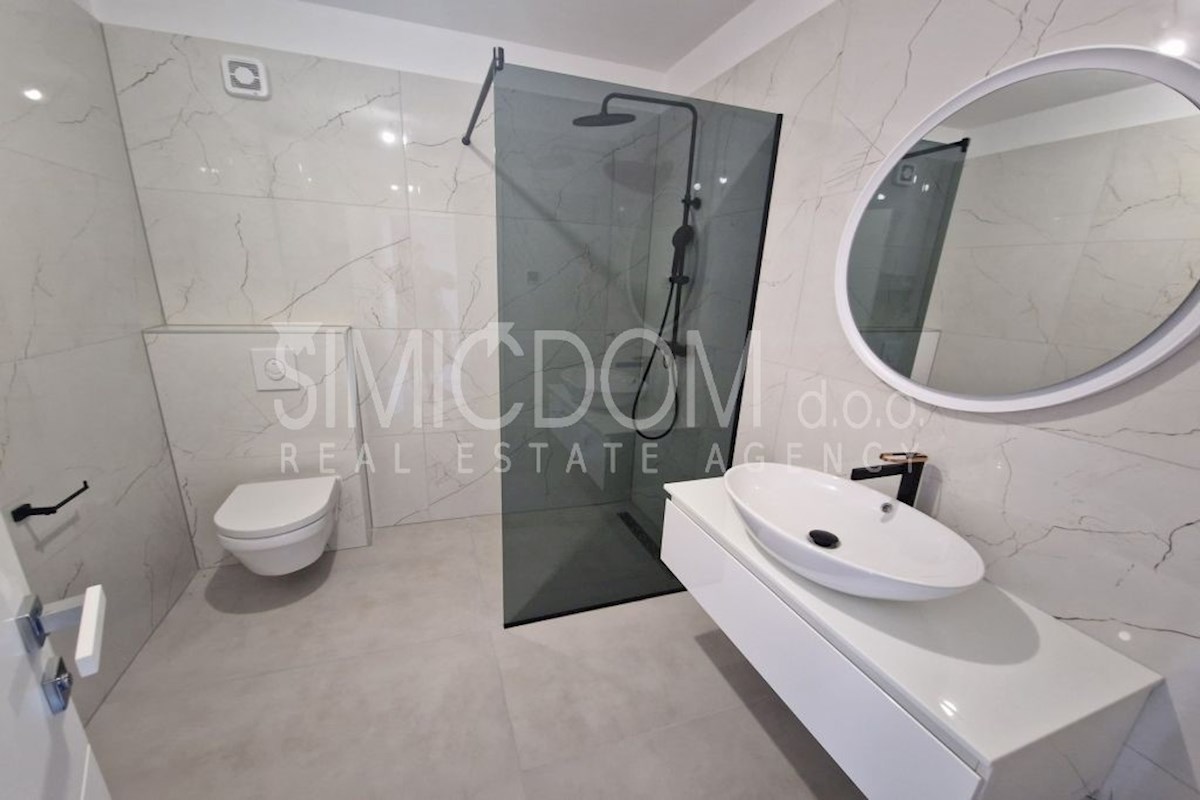 Novo penthouse stanovanje v bližini morja, Brodarica