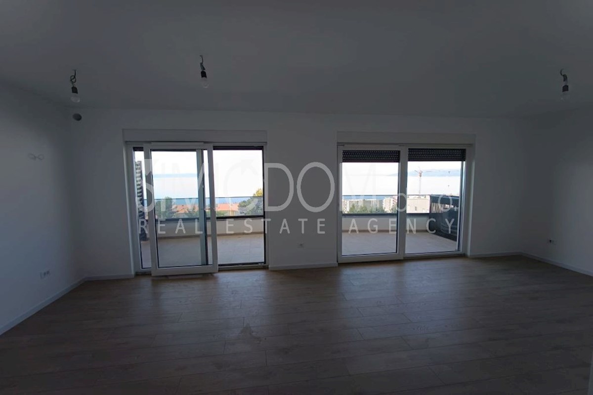 Stanovanje z odprtim razgledom, Makarska