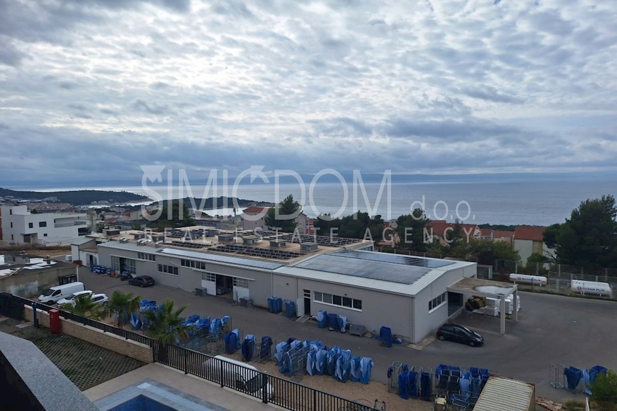 Stanovanje z odprtim razgledom, Makarska