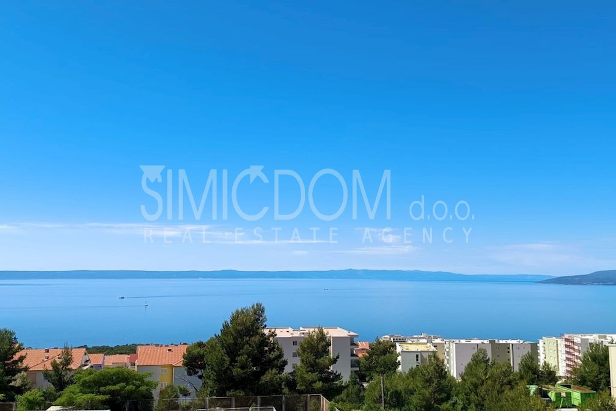 Stanovanje z odprtim razgledom, Makarska