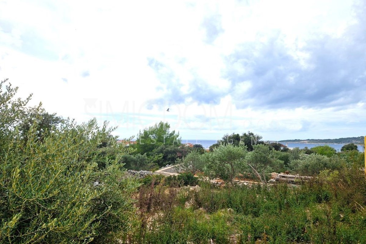 Gradbena parcela z razgledom v bližini morja, Rogoznica