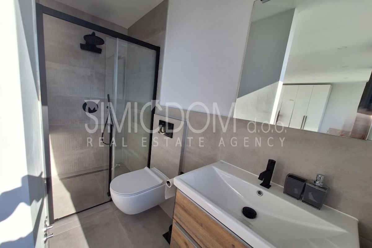 Vila z odprtim pogledom na morje, Omiš