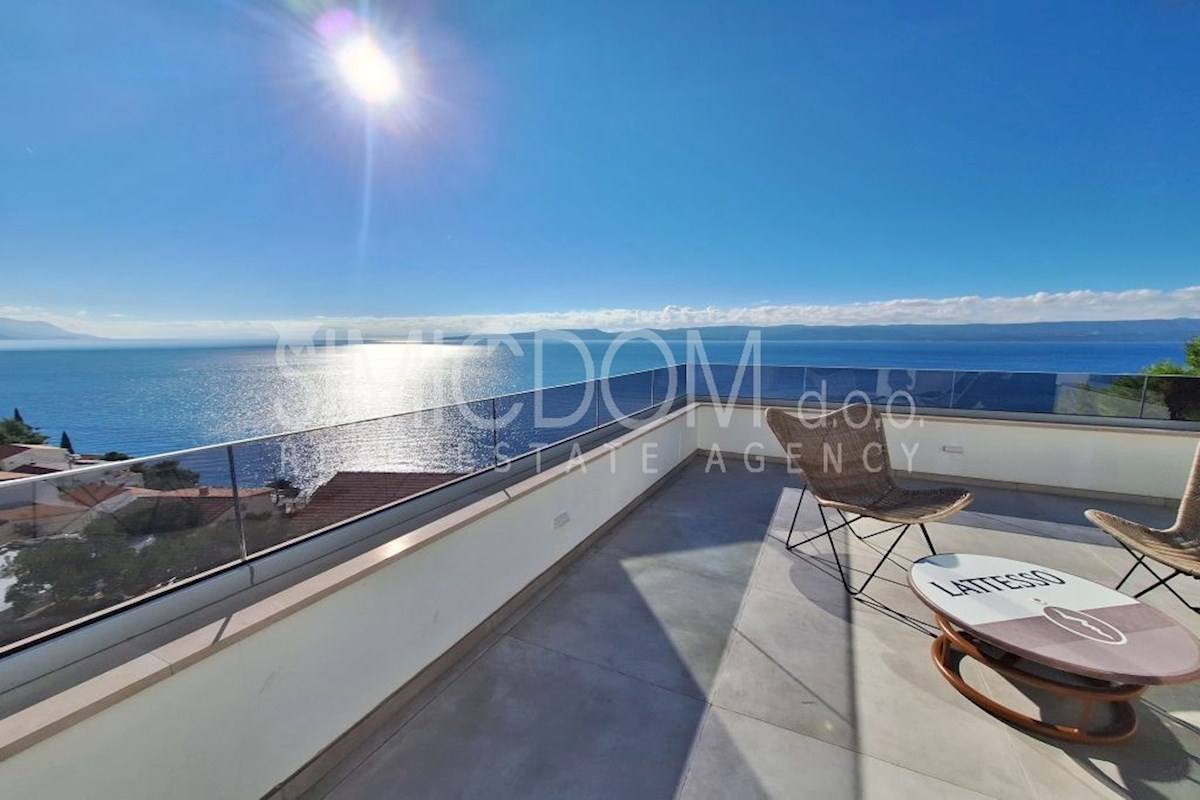 Vila z odprtim pogledom na morje, Omiš