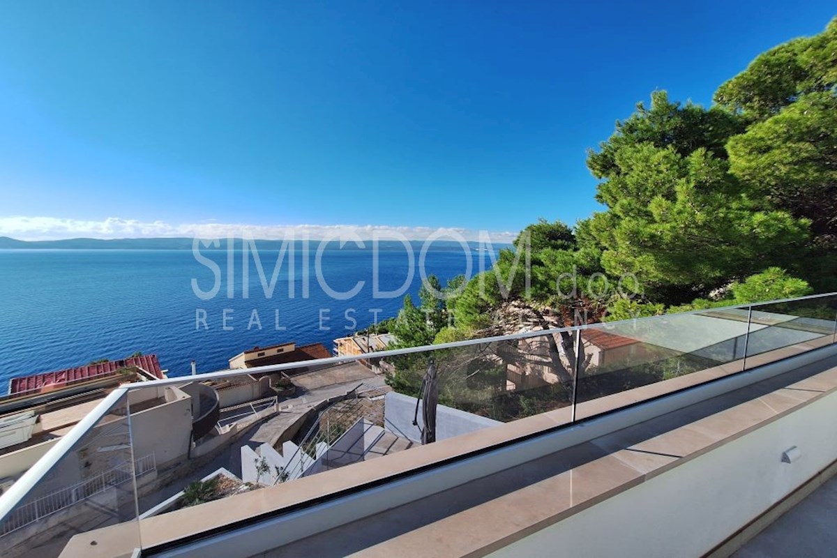 Vila z odprtim pogledom na morje, Omiš