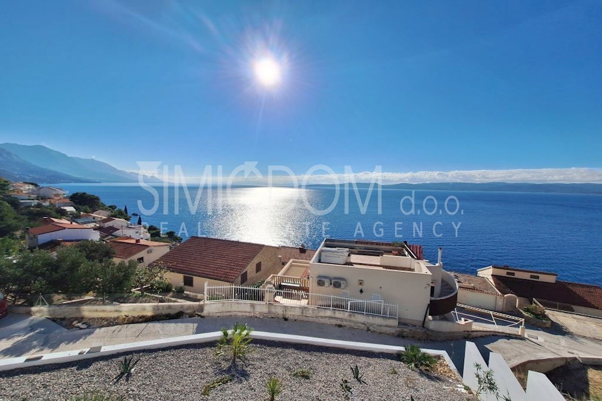 Vila z odprtim pogledom na morje, Omiš