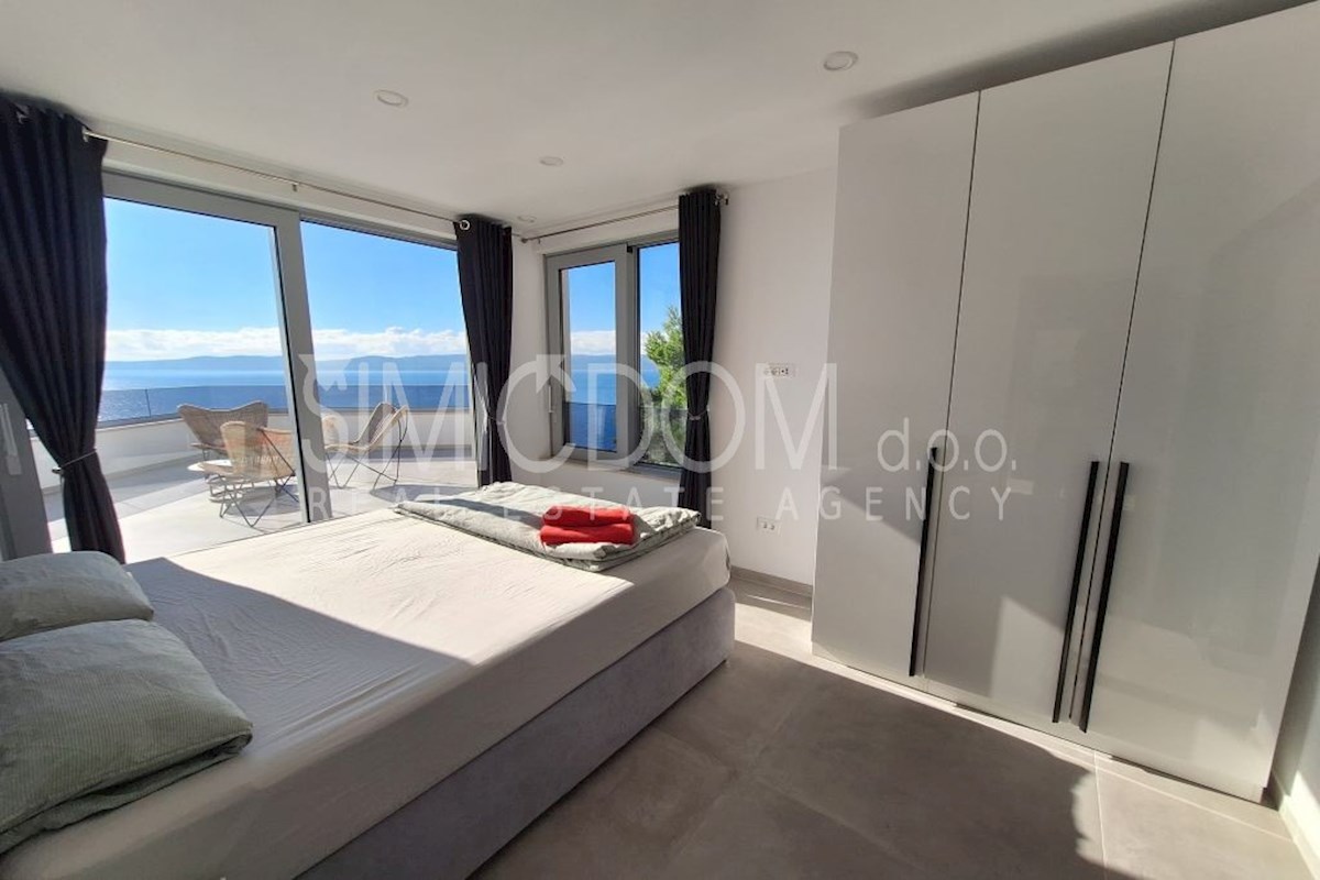 Vila z odprtim pogledom na morje, Omiš