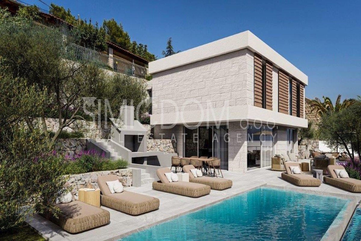 Luksuzna vila v prvi vrsti do morja, Brač