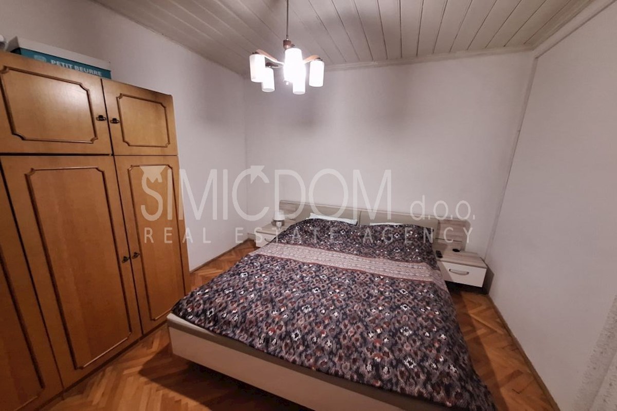 Hiša v središču Žrnovnice, naprodaj