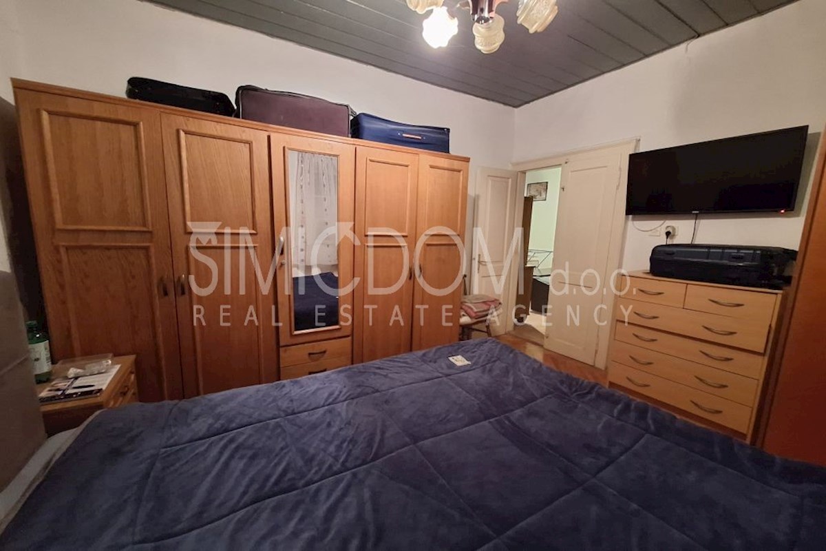 Hiša v središču Žrnovnice, naprodaj