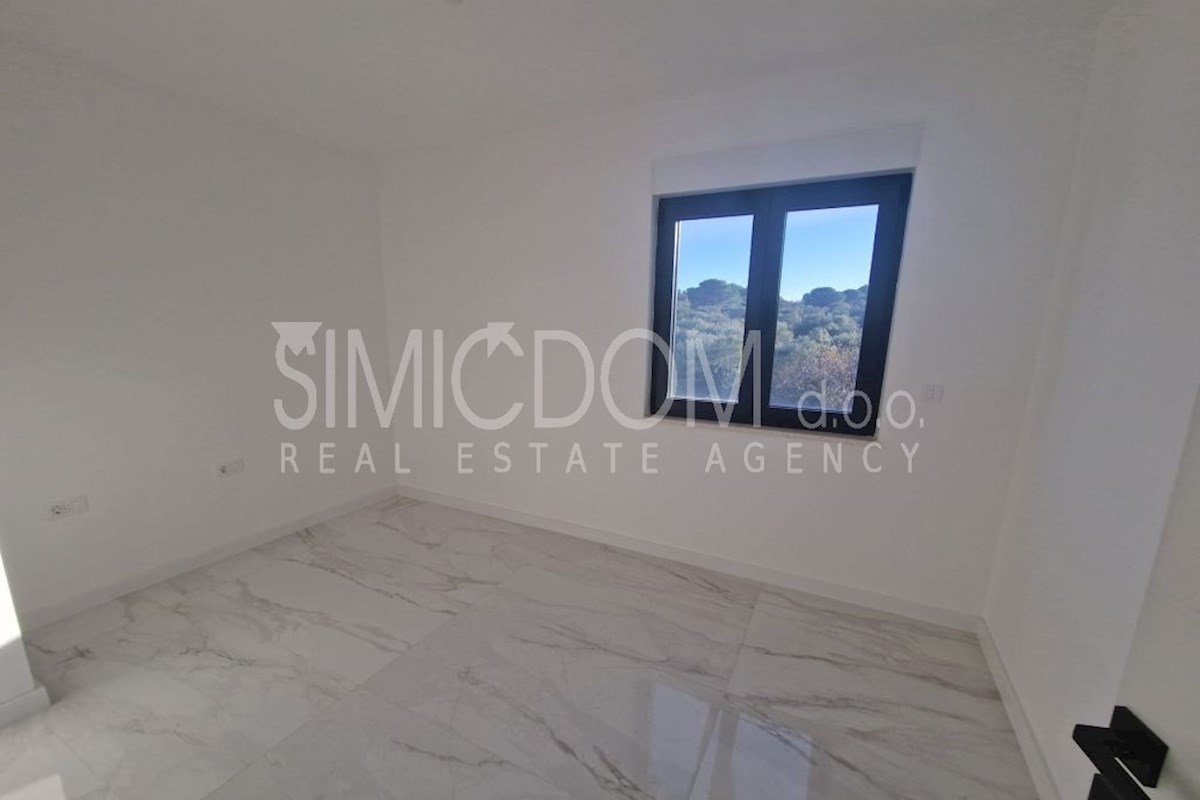 Penthouse stanovanje v novogradnji z razgledom, Čiovo