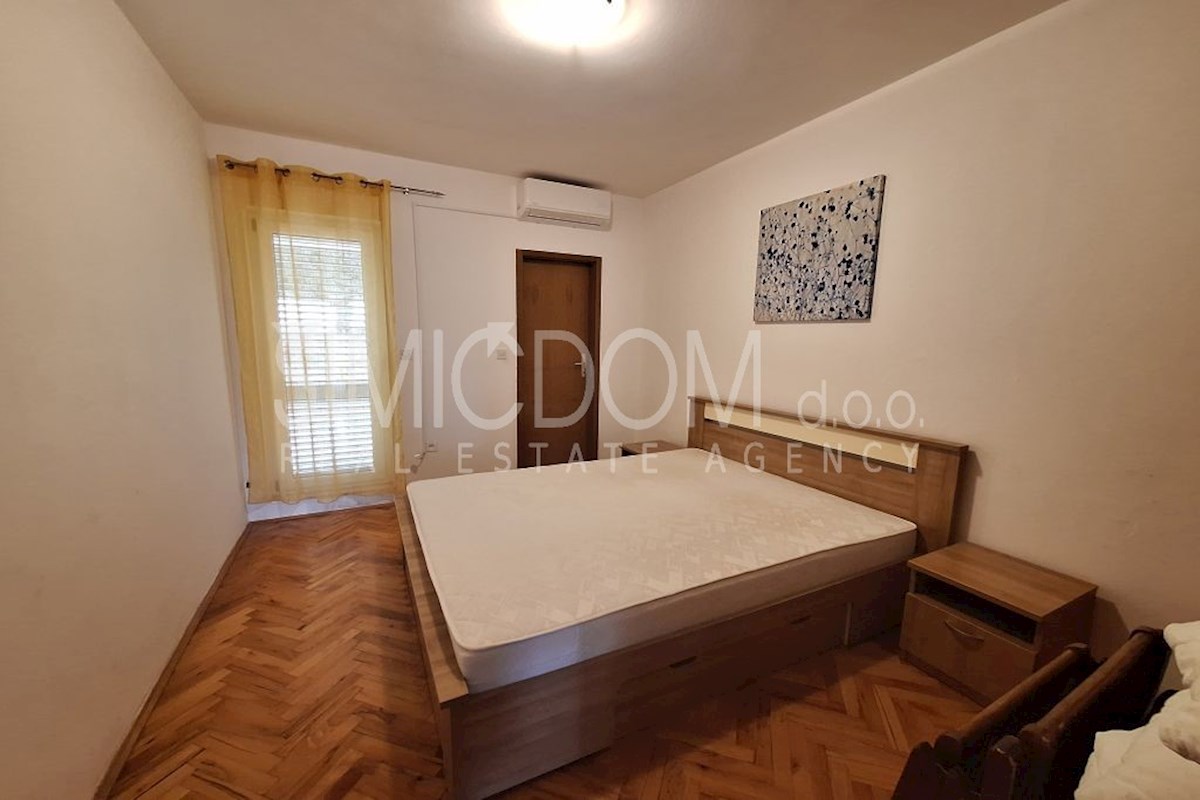 Dvosobno stanovanje z razgledom, Duće