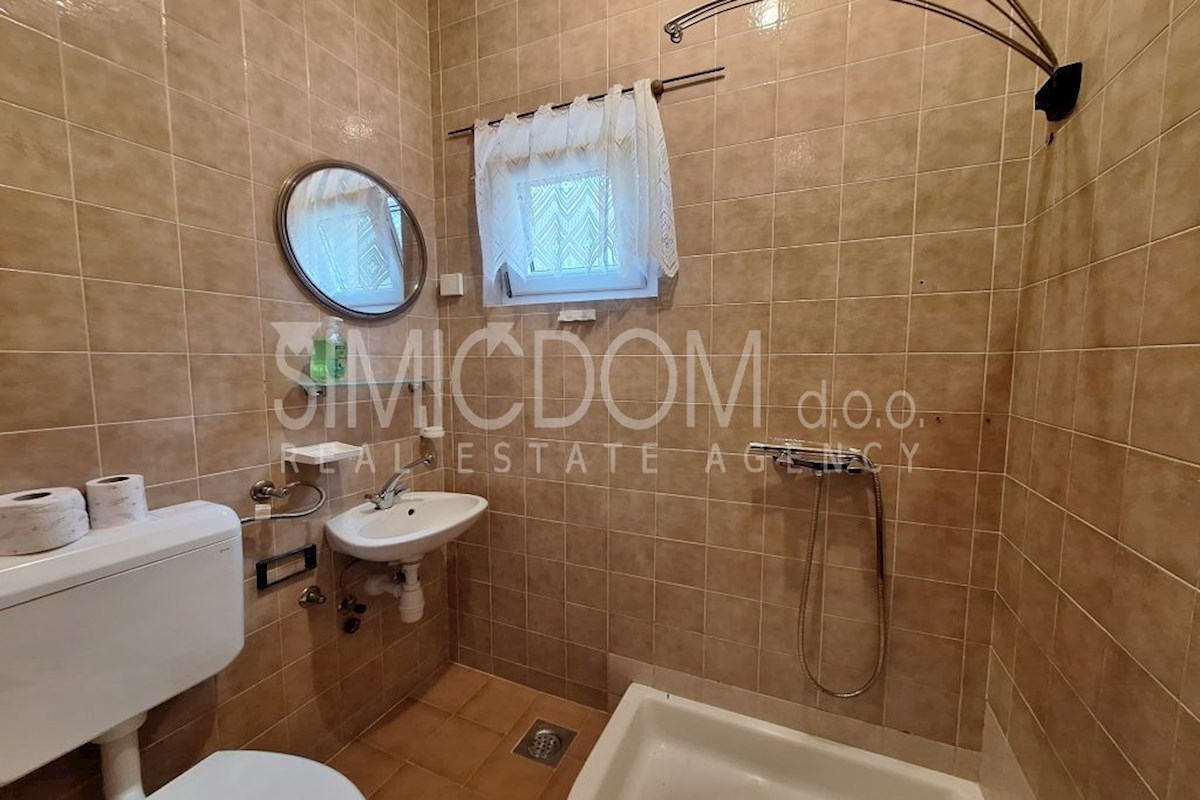 Dvosobno stanovanje z razgledom, Duće