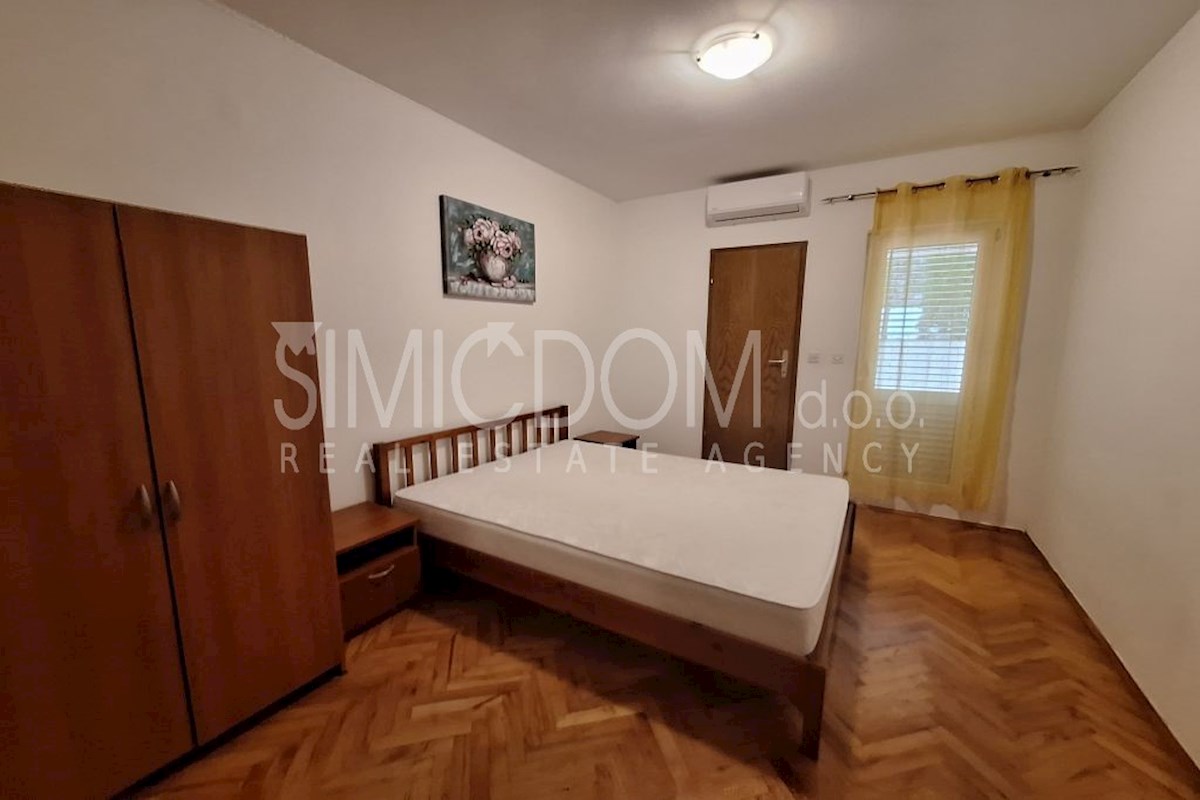 Dvosobno stanovanje z razgledom, Duće